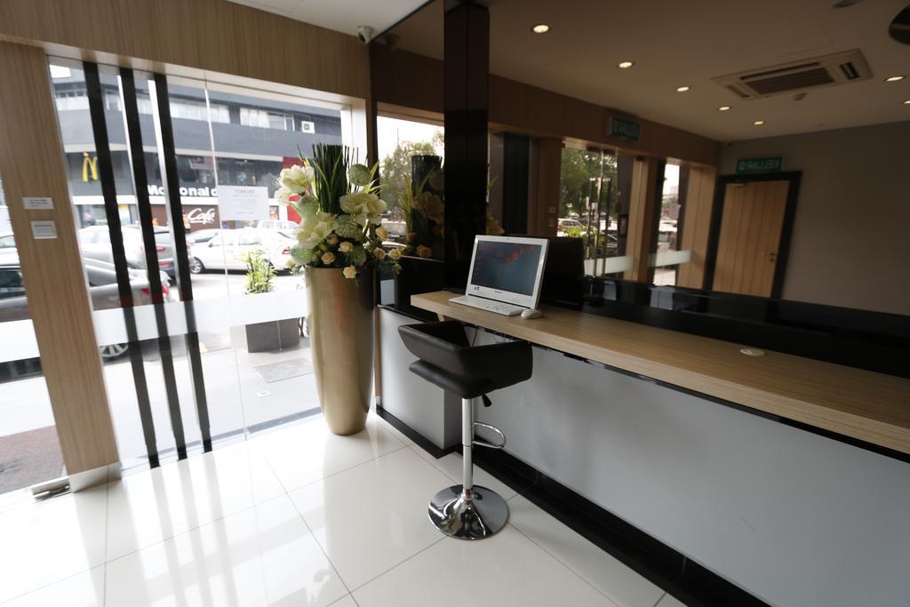 Hotel 99 Ss2 Petaling Jaya Esterno foto